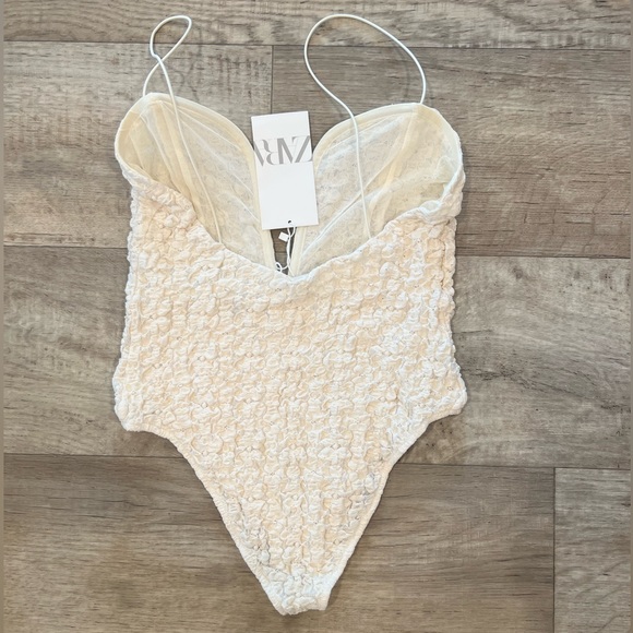 BLOGGER FAVE!!! ZARA Textured Bodysuit - Picture 5 of 16